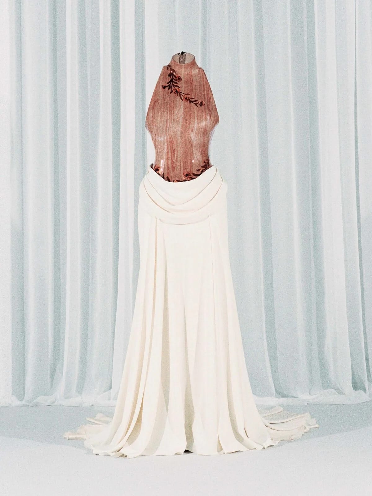 LOEWE_2025_TOKYO_EXHIBITION_HERO_SHOOT_RGB_CROPPED_2250X3000_00008 LOEWE_2025_TOKYO_EXHIBITION_HERO_SHOOT_RGB_CROPPED_2250X3000_00008